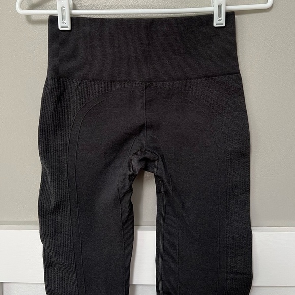 Lululemon Ebb To Street Pant in Heathered Black - Picture 9 of 13